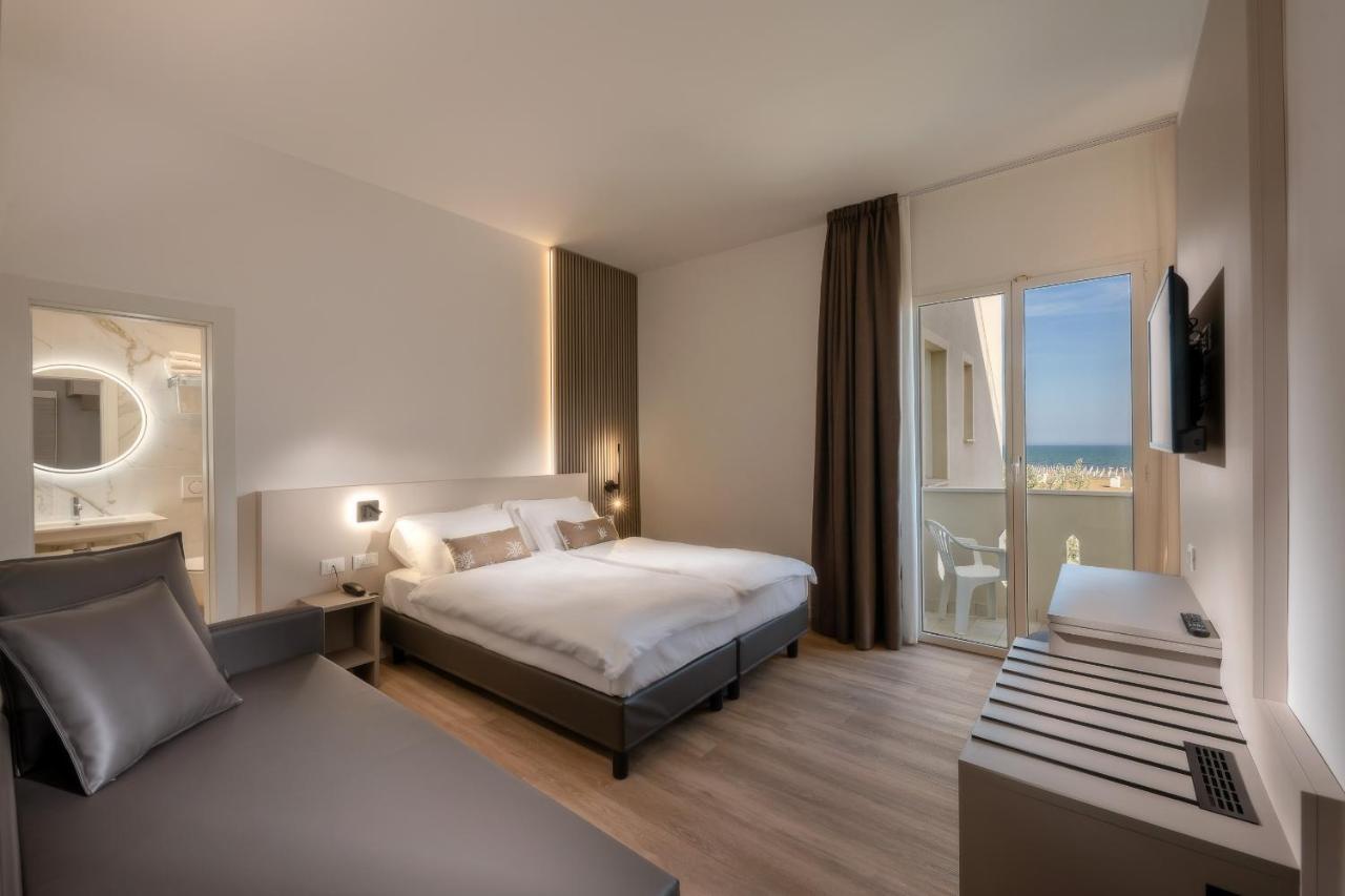 Hotel Delfino Caorle Buitenkant foto