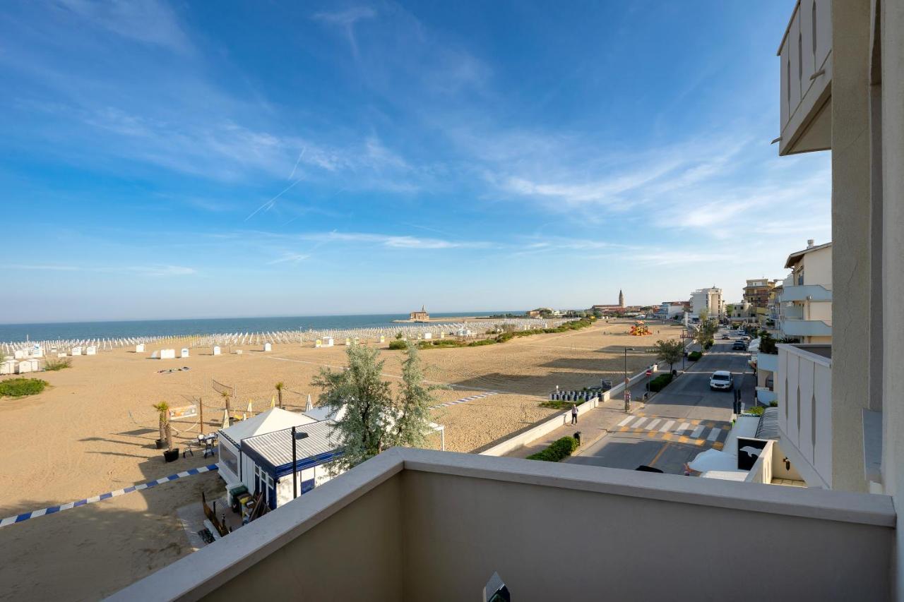 Hotel Delfino Caorle Buitenkant foto