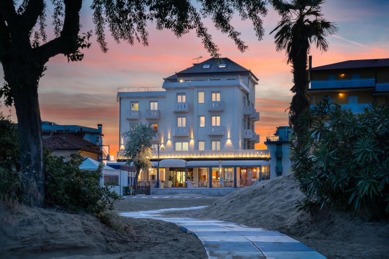 Hotel Delfino Caorle Buitenkant foto