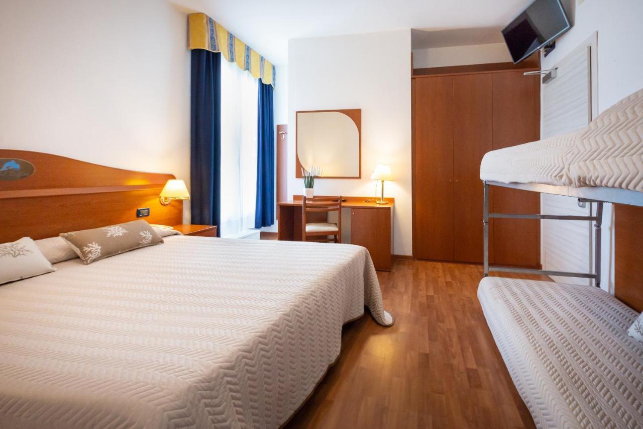 Hotel Delfino Caorle Buitenkant foto