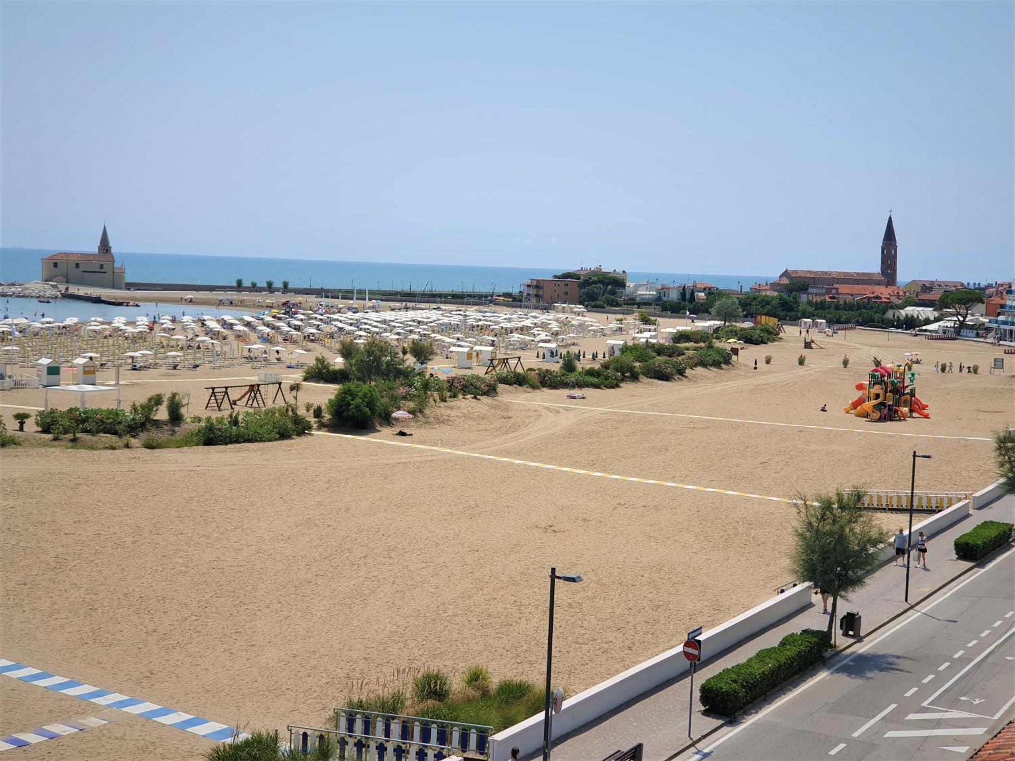 Hotel Delfino Caorle Buitenkant foto
