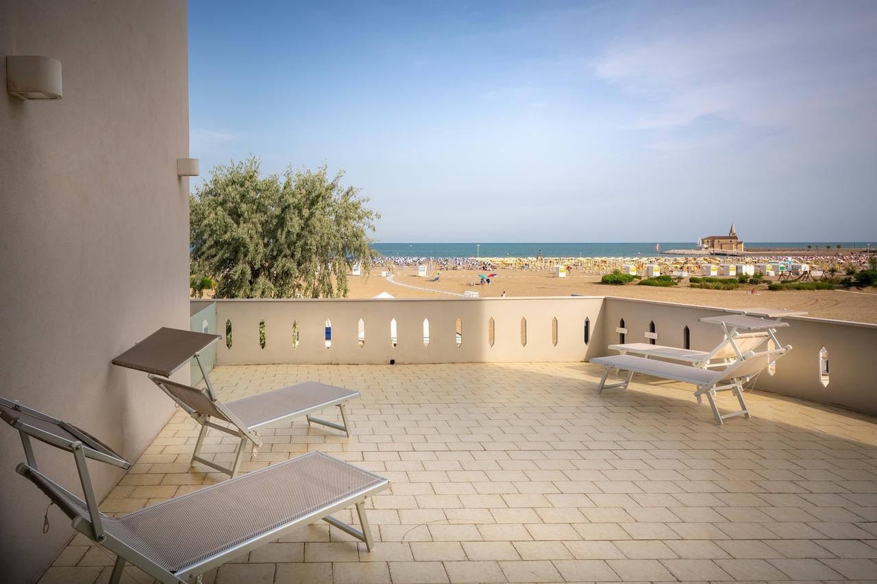 Hotel Delfino Caorle Buitenkant foto