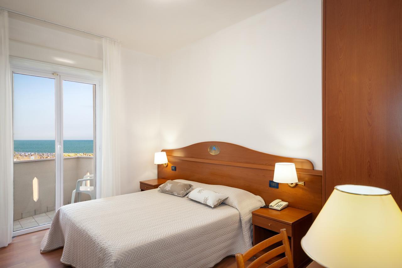 Hotel Delfino Caorle Buitenkant foto